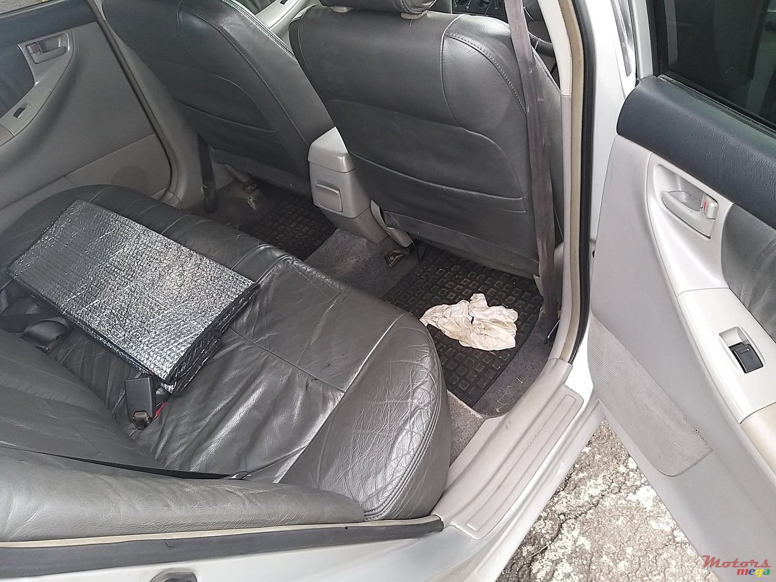 2001' Toyota Corolla NZE photo #4