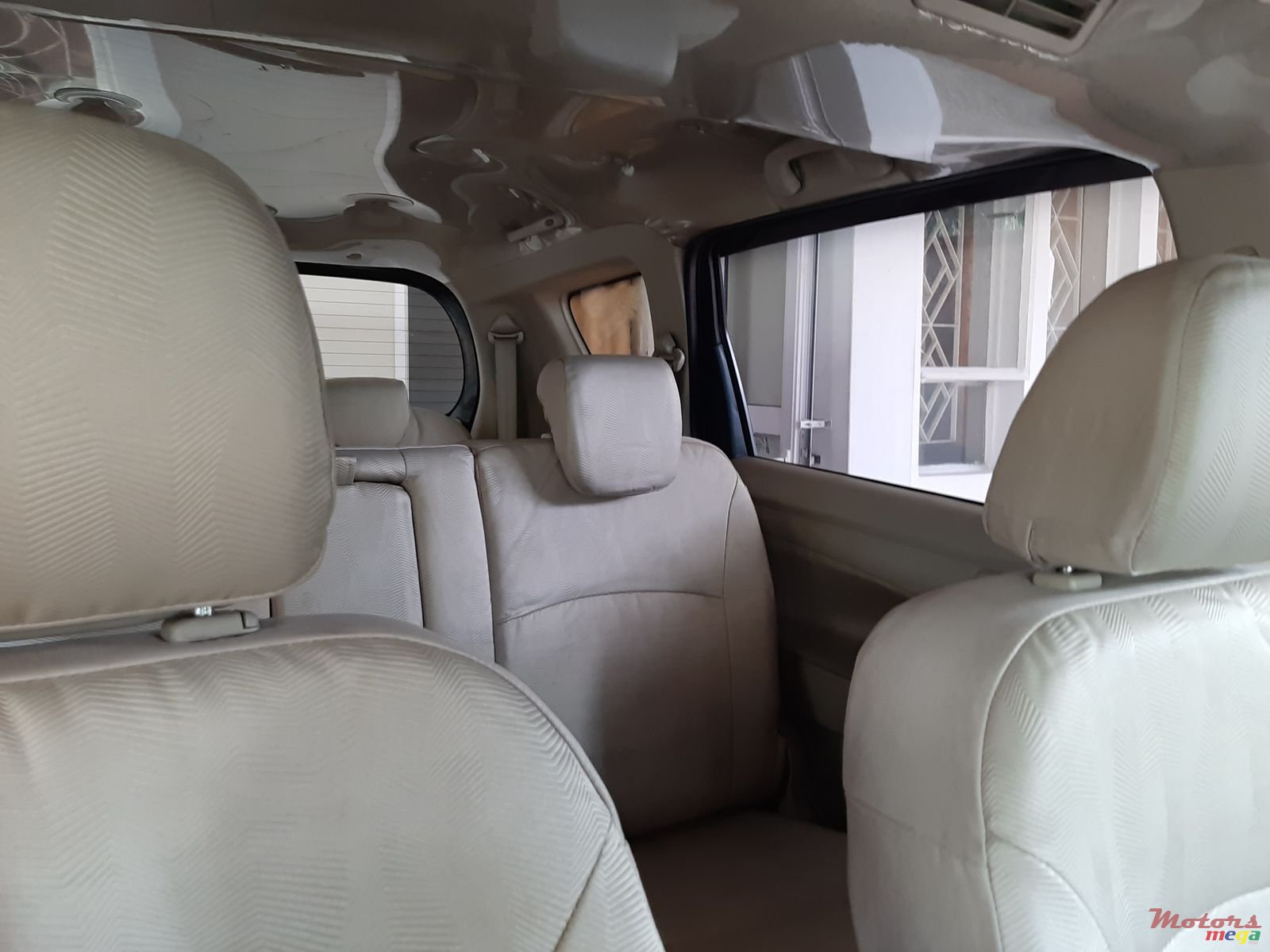 2016' Suzuki Ertiga photo #5