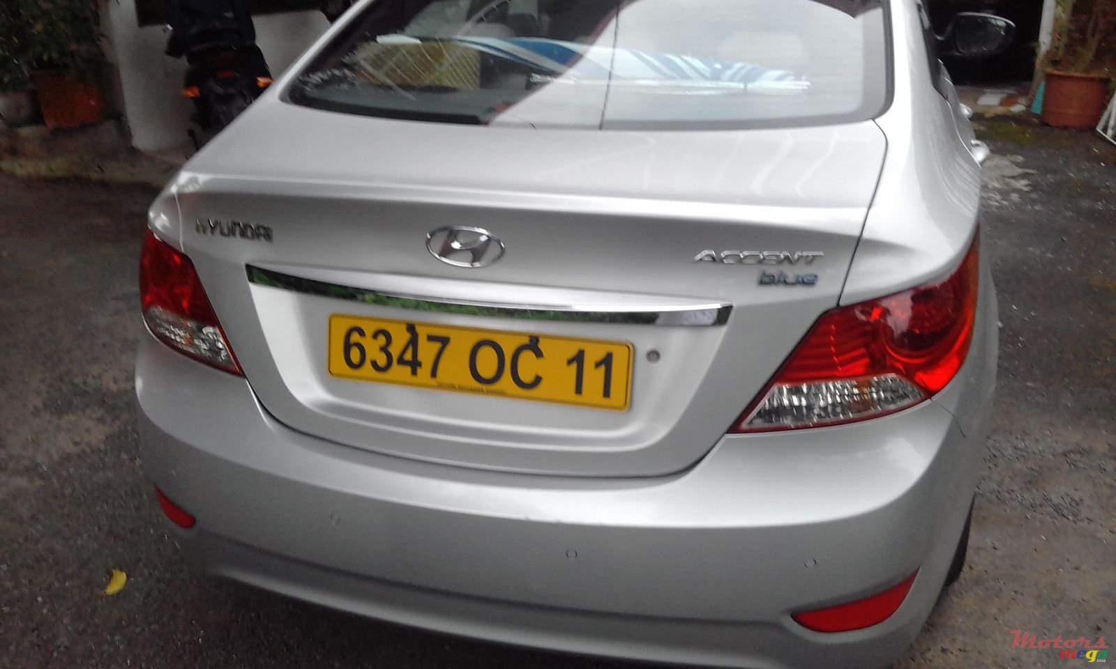 2011' Hyundai Accent photo #1