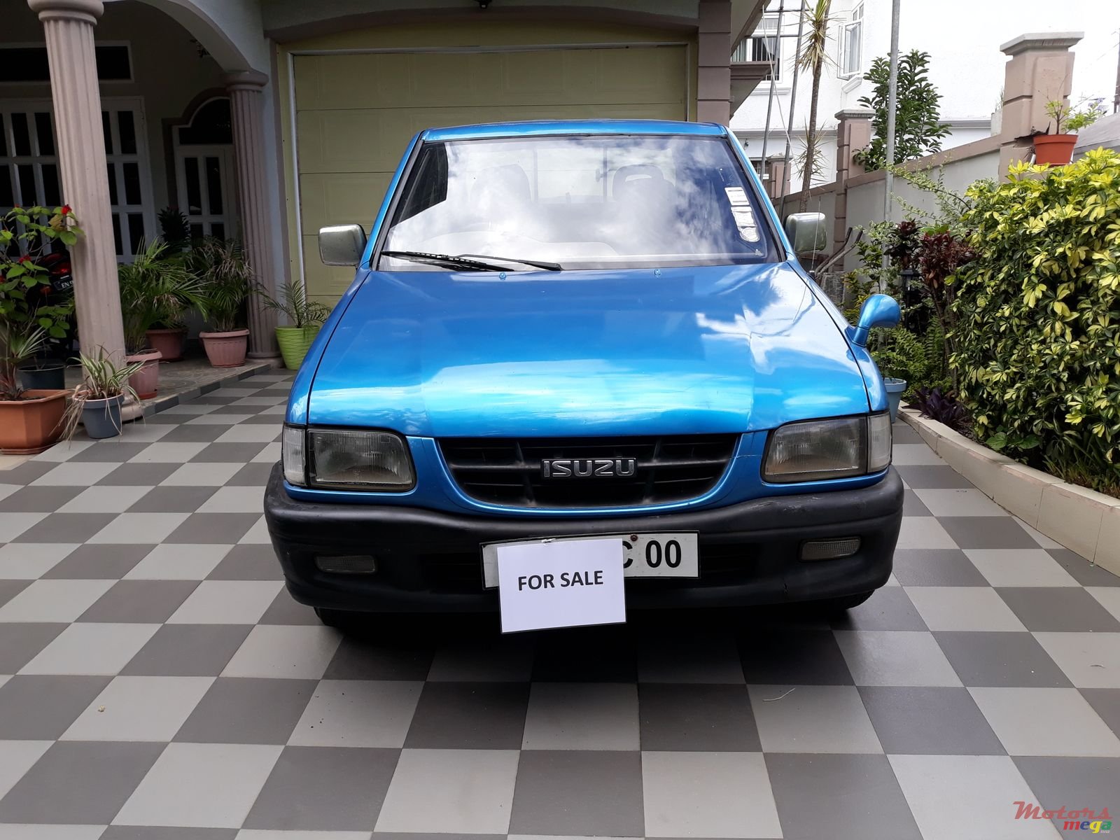 2000' Isuzu KB Series photo #2