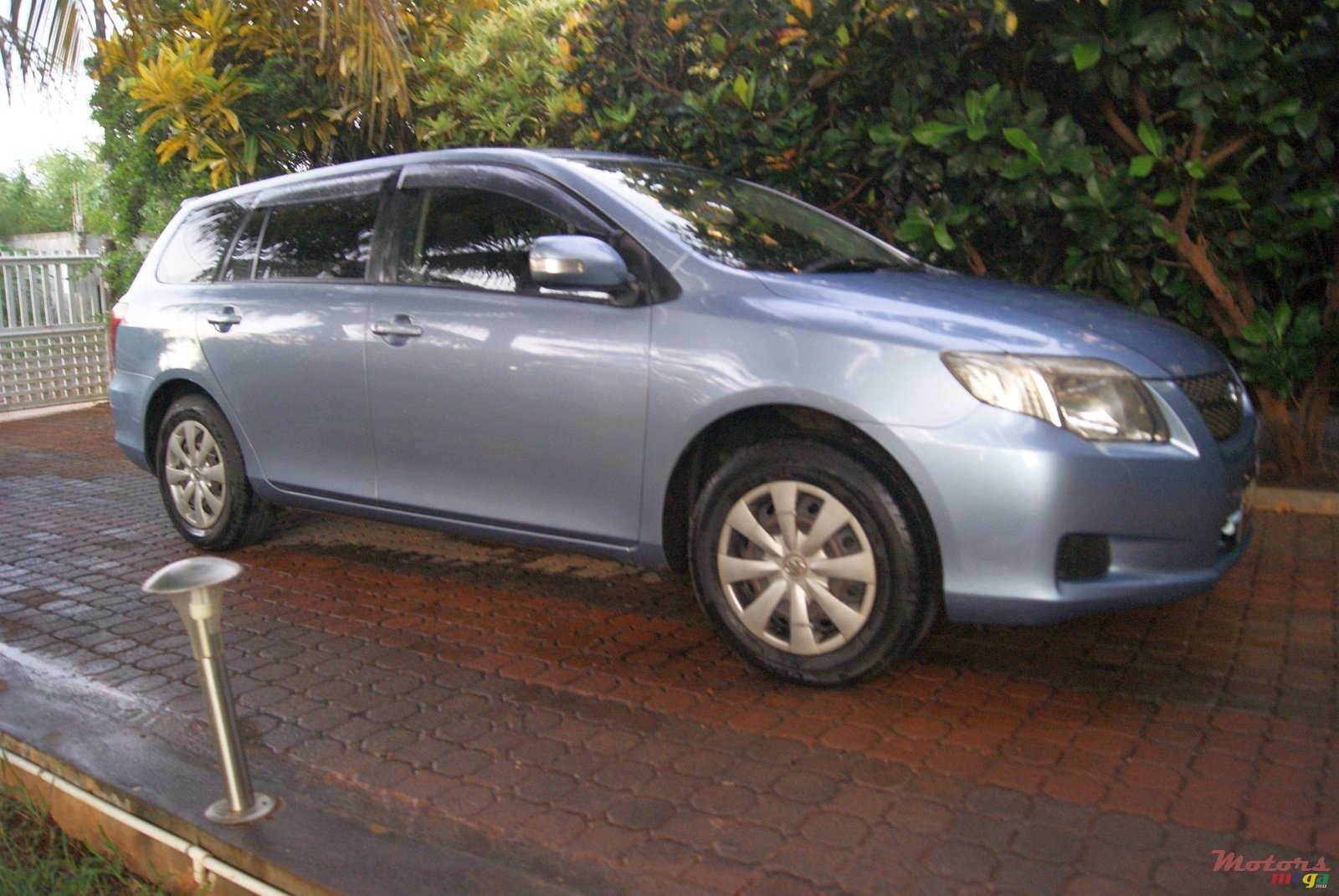 2007' Toyota Axio Fielder photo #1