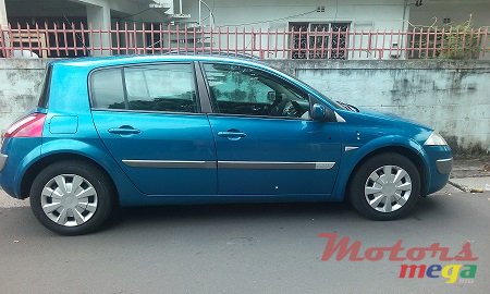 2004' Renault Megane photo #1
