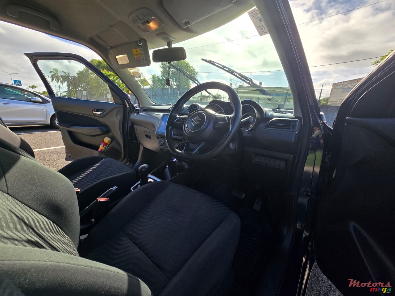 2021' Suzuki Swift photo #6