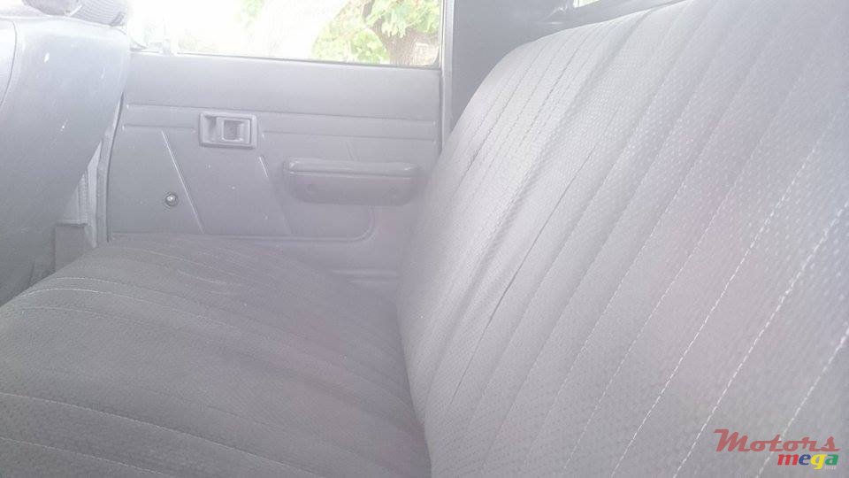 1993' Toyota Hilux photo #5