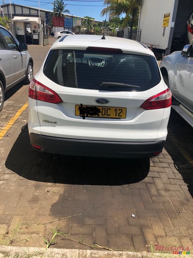 2012' Ford Focus photo #2