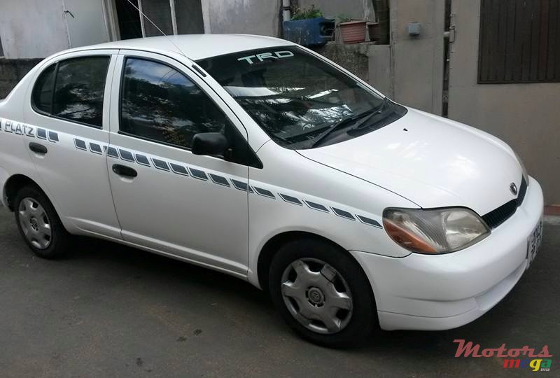 2002' Toyota platz photo #1