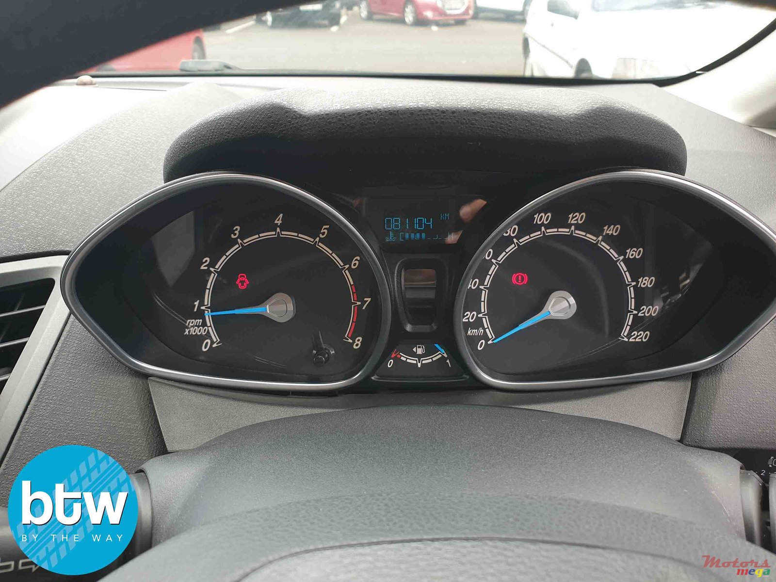 2013' Ford Fiesta photo #7