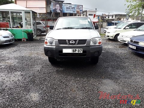 2007' Nissan Navara 4X2 photo #1