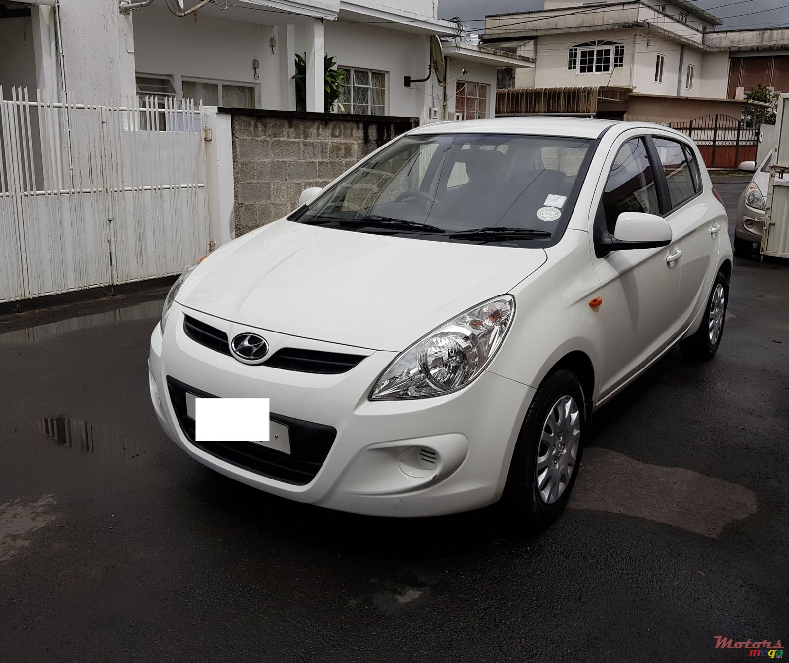 2011' Hyundai i20 photo #2