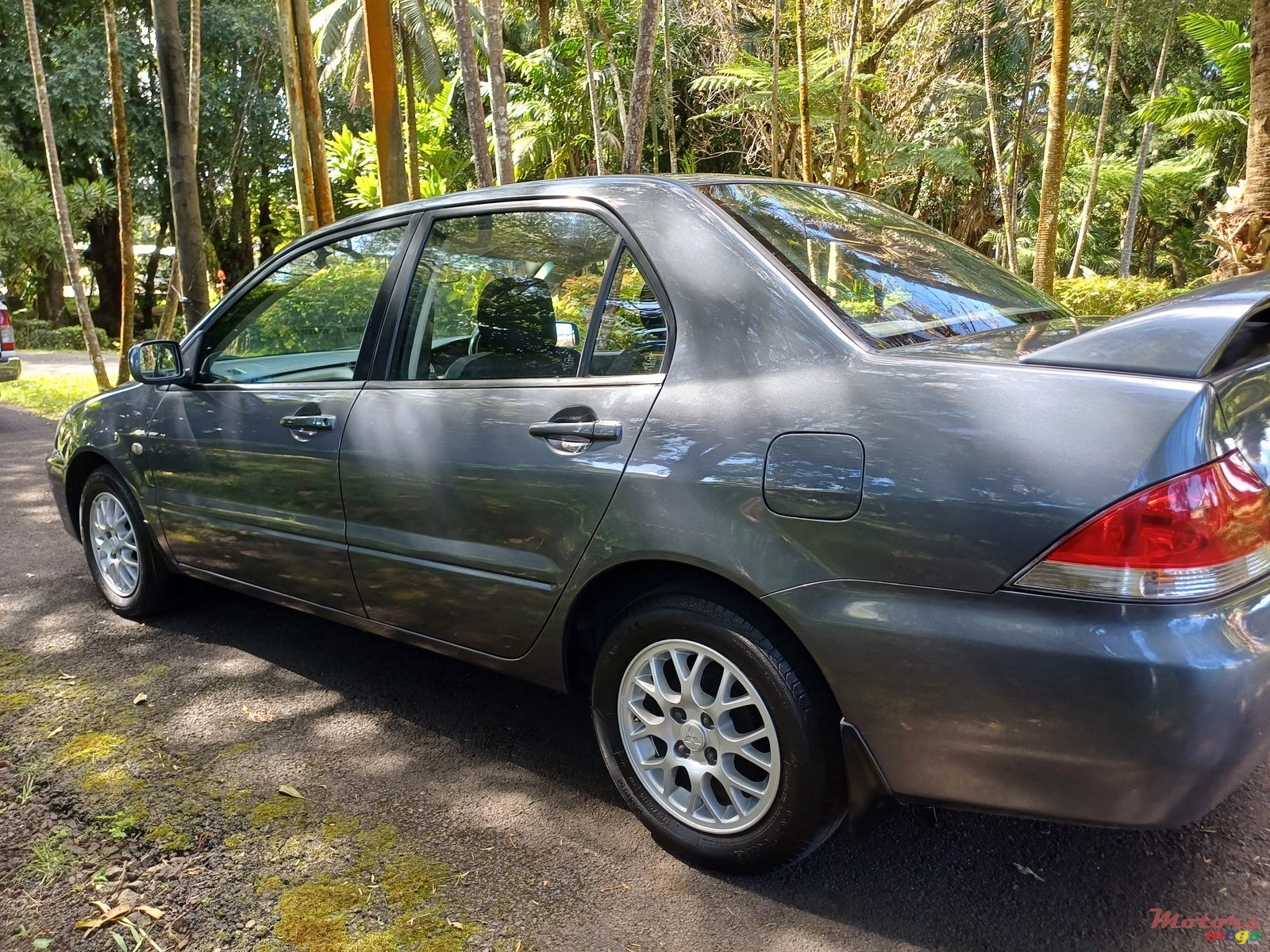 2007' Mitsubishi Lancer GLX photo #4