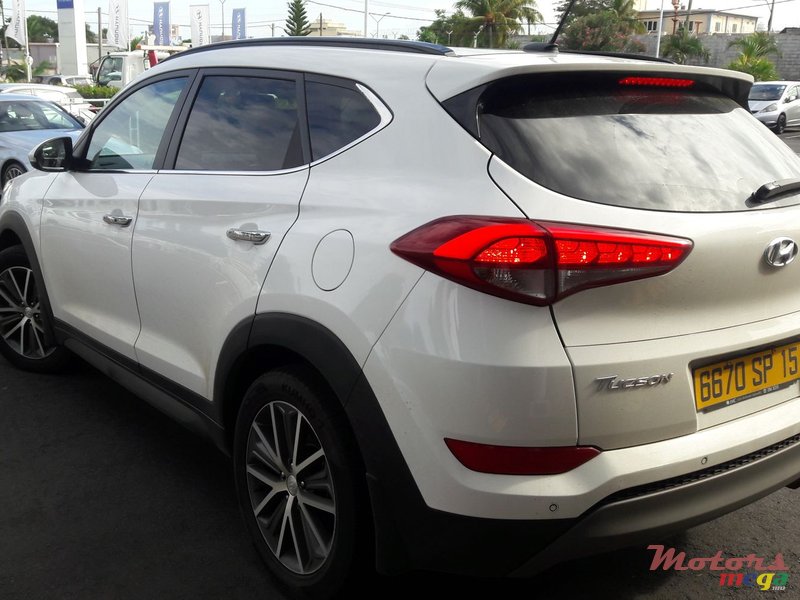2015' Hyundai photo #5