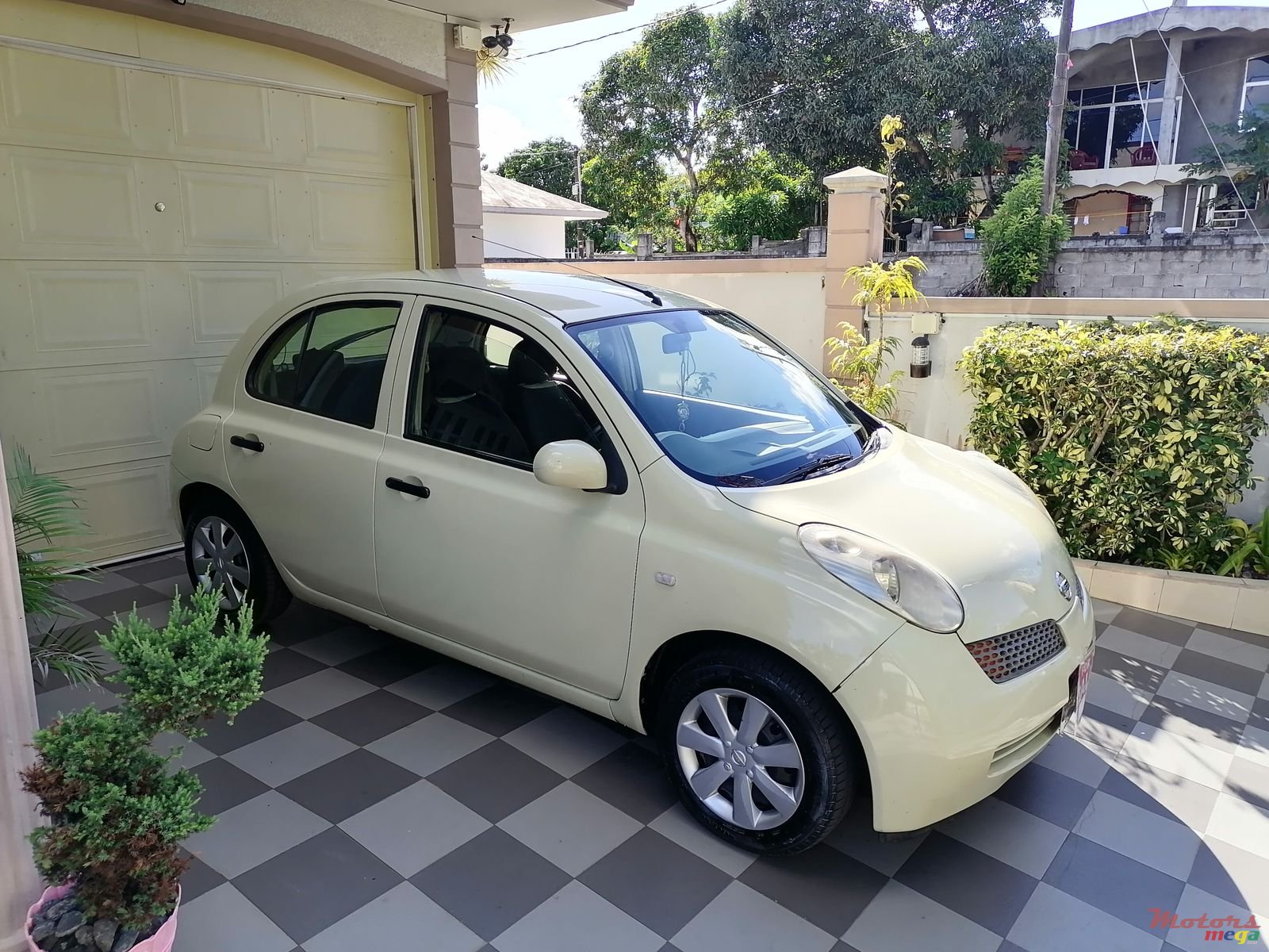 2003' Nissan March photo #1