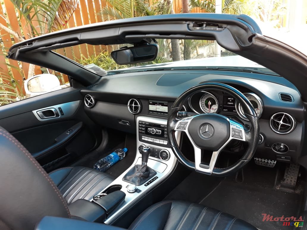 2015' Mercedes-Benz SLK 350 photo #2