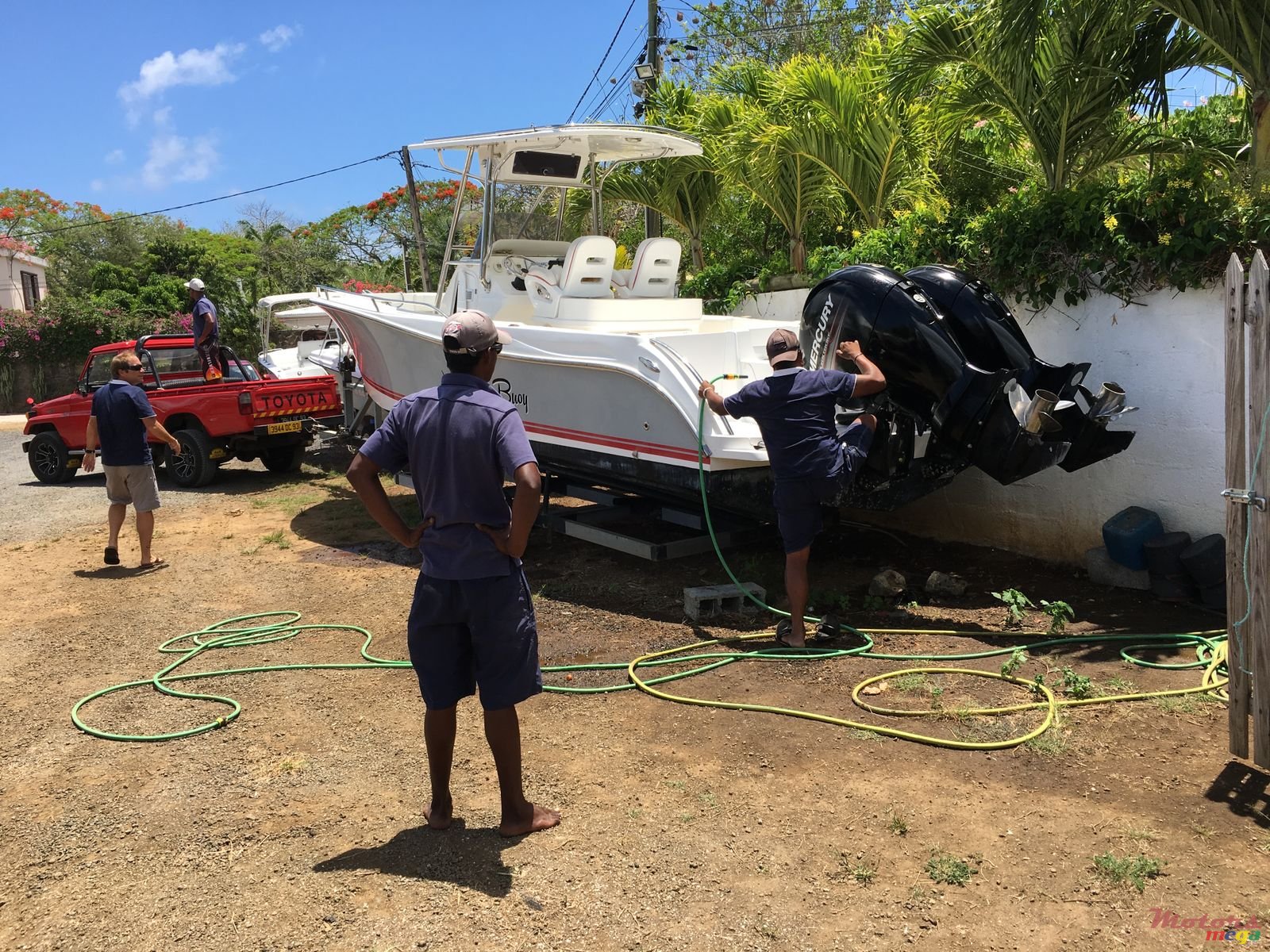 2012' Legend photo #3