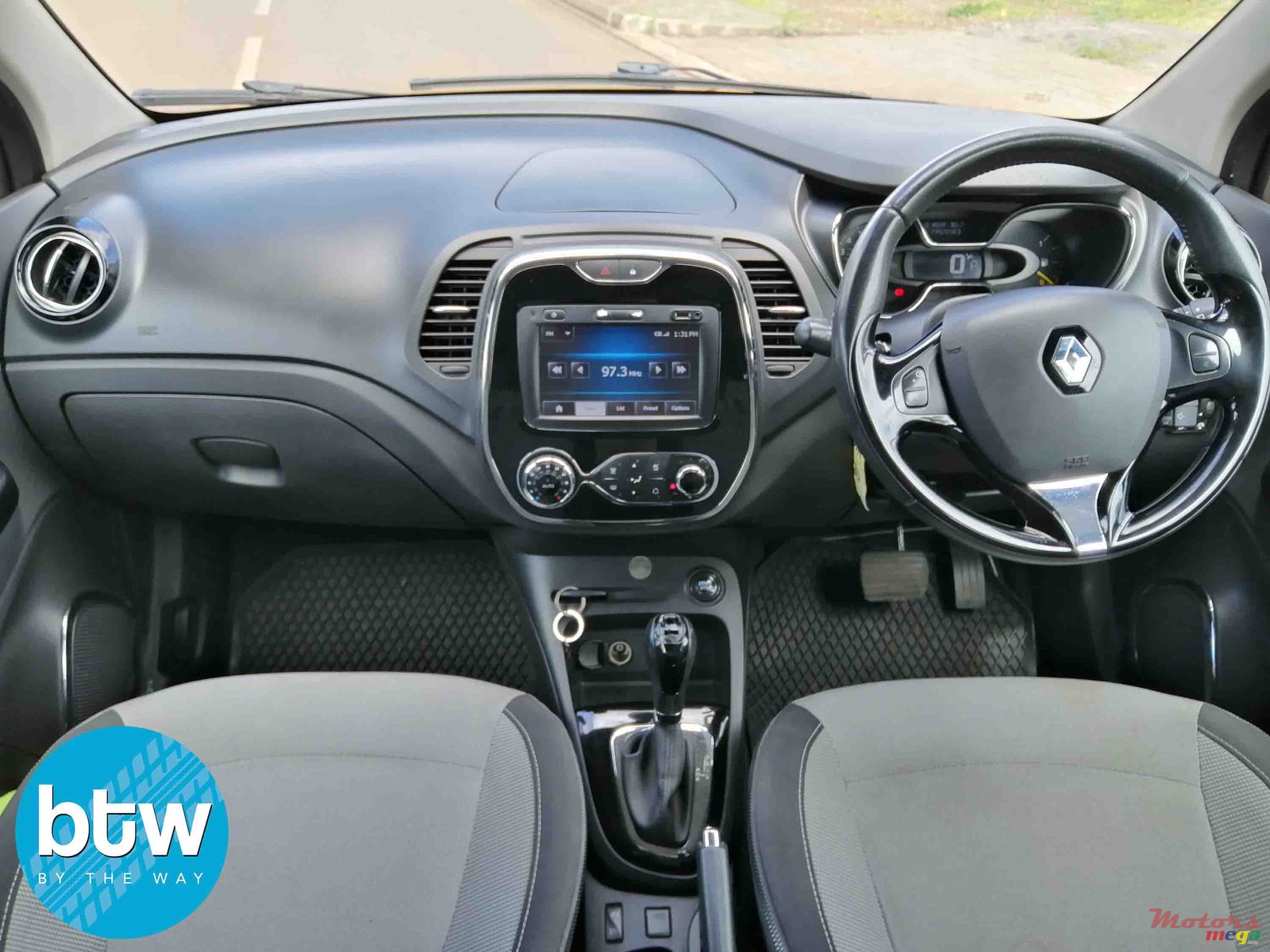 2014' Renault Captur photo #6