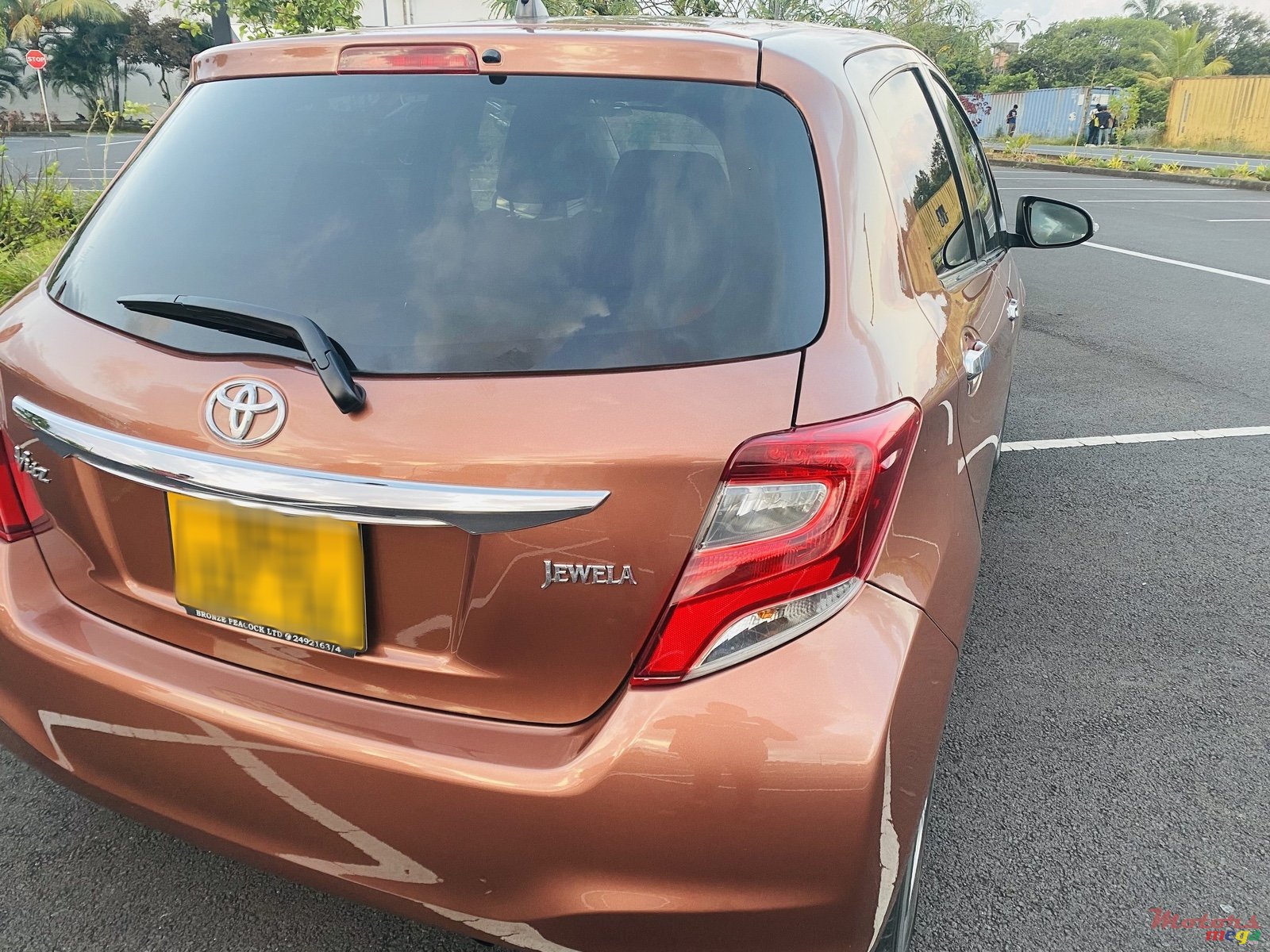 2014' Toyota Vitz Jewela special edition photo #1