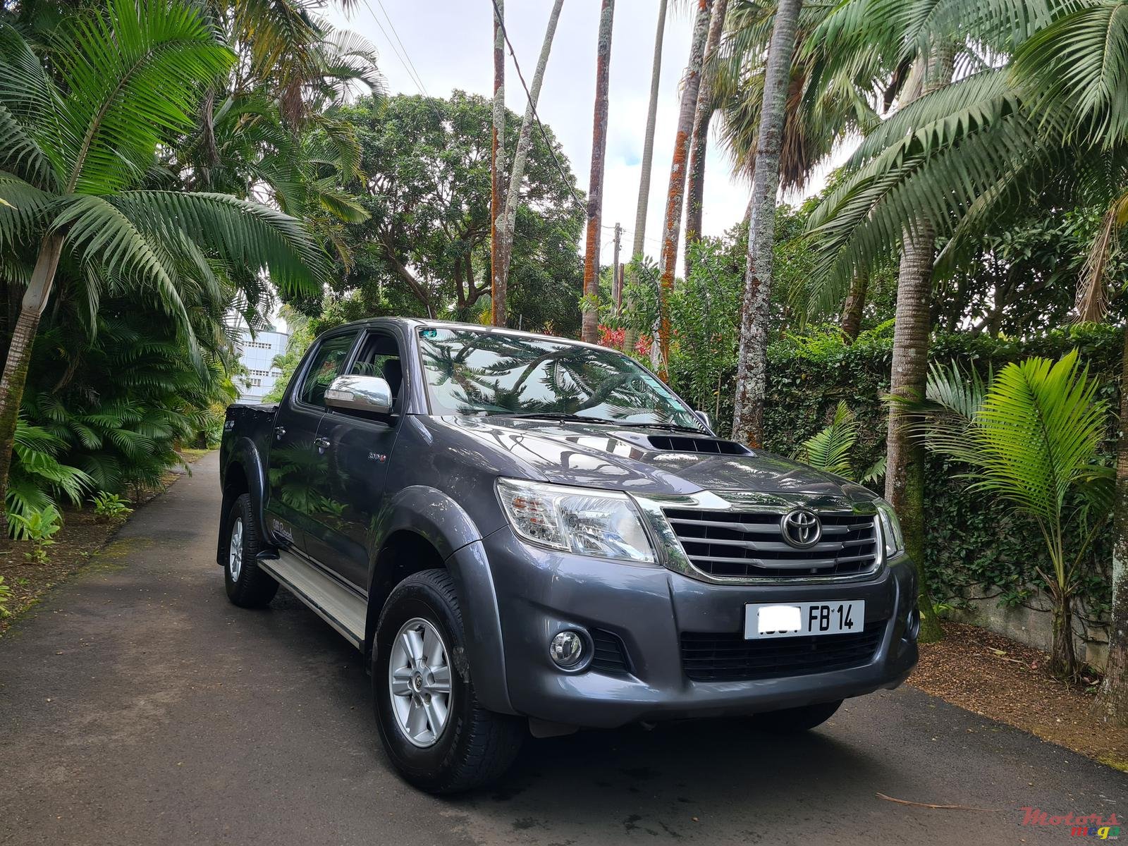2014' Toyota Hilux 3.0 4x4 photo #1