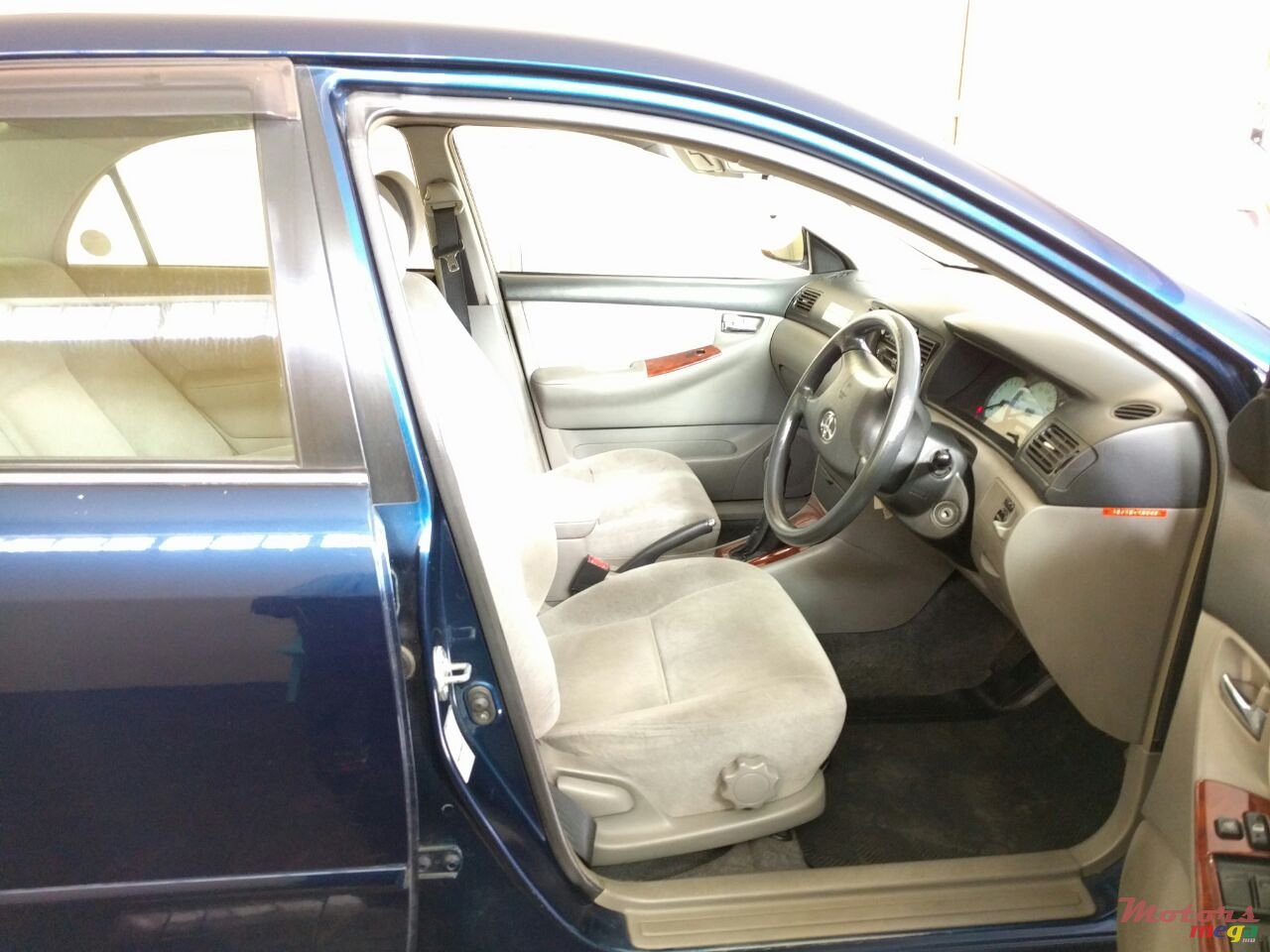 2002' Toyota Corolla photo #3