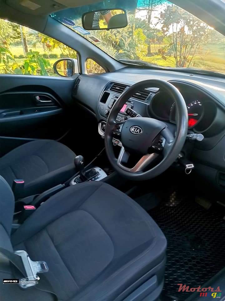 2011' Kia Rio photo #6