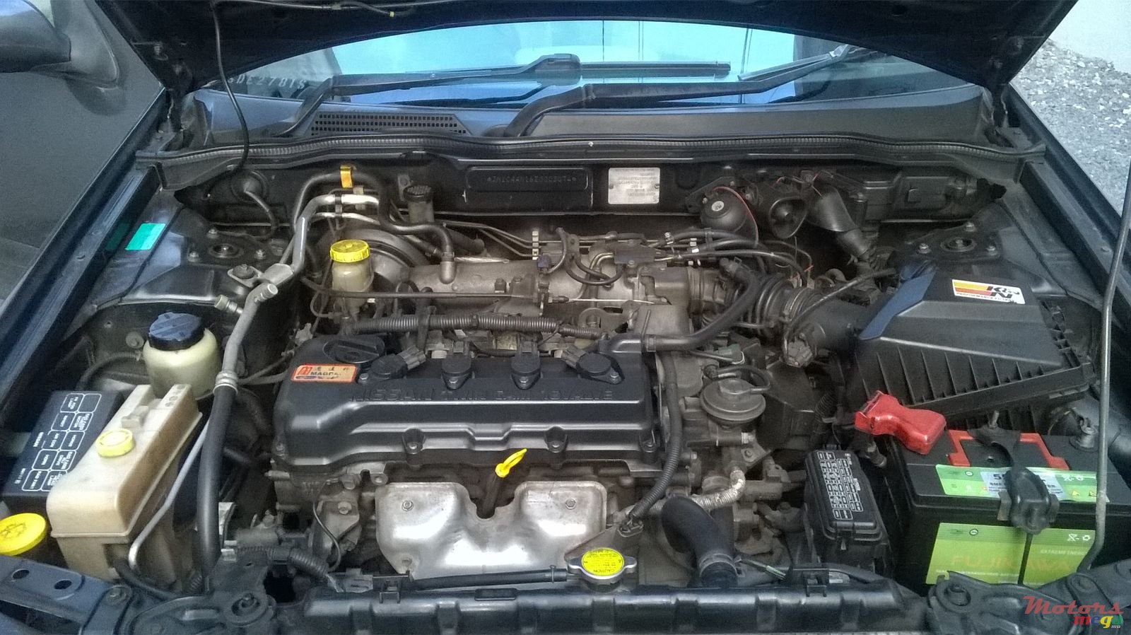 2000' Nissan Sunny sunroof-alloywheels-DVD screen photo #6