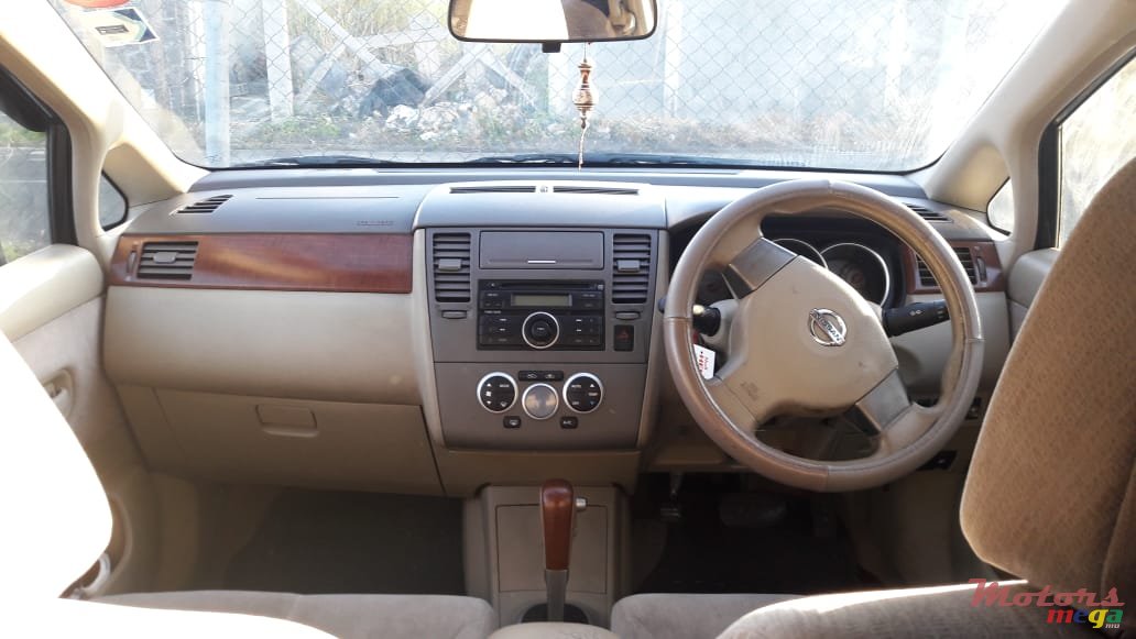 2006' Nissan Tiida photo #3