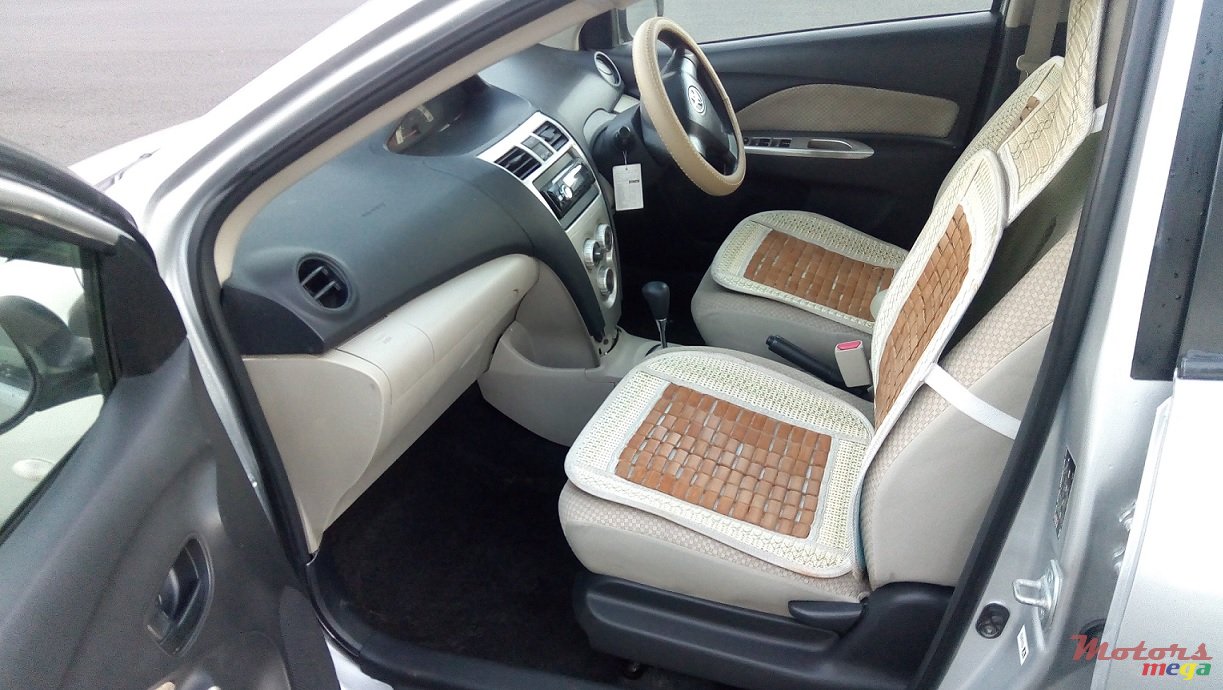 2007' Toyota Belta photo #5