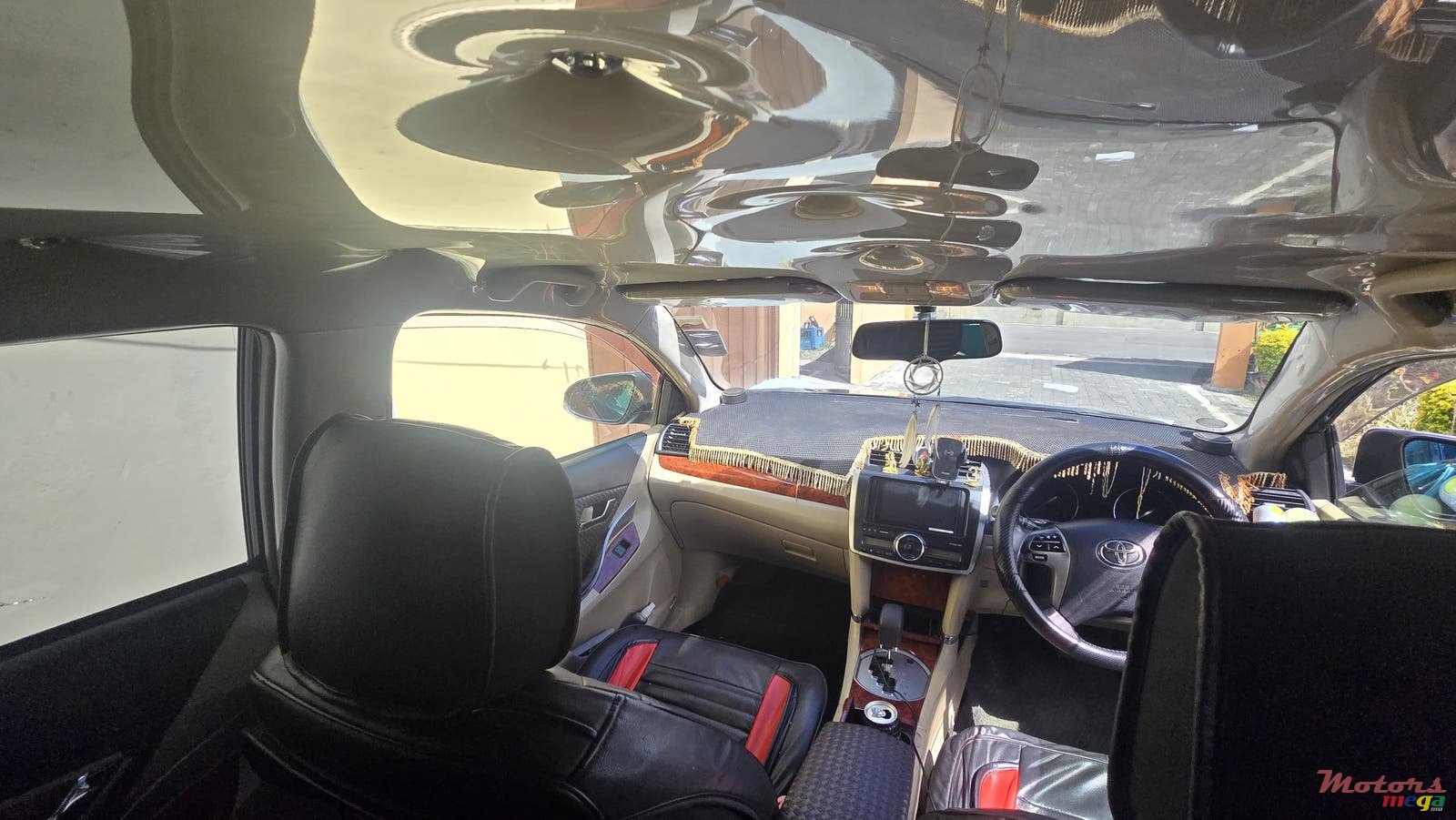 2013' Toyota Premio photo #5