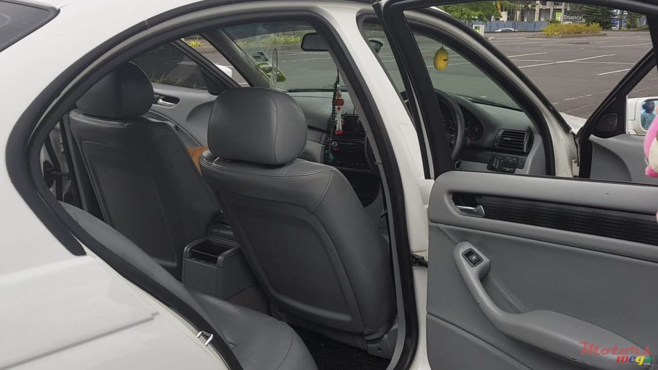 2002' BMW 320 E46 photo #6