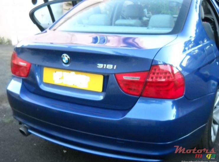 2008' BMW 318 photo #2