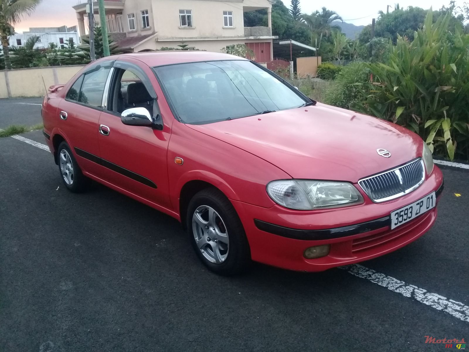 2001' Nissan Sunny V photo #1