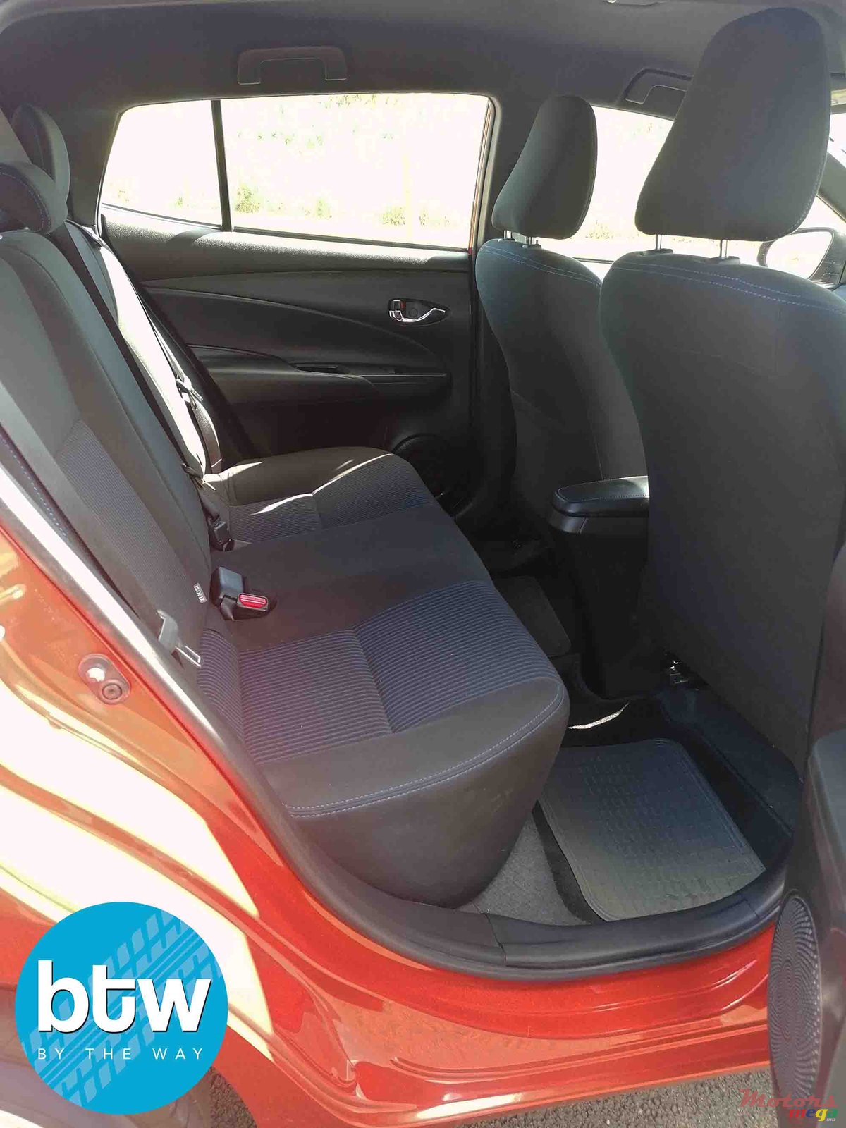 2019' Toyota Yaris photo #5