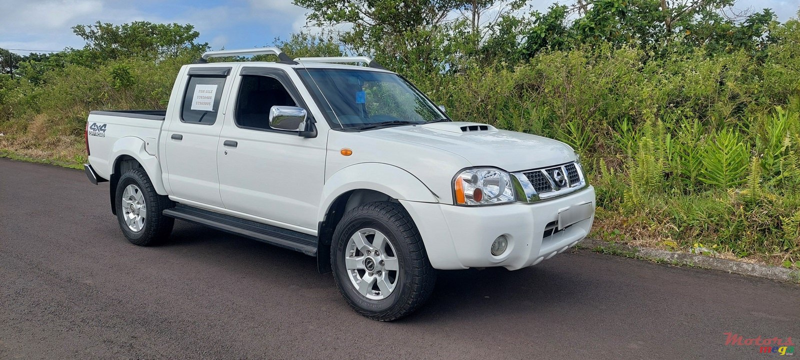 2021' Nissan Hardbody 4x4 photo #1