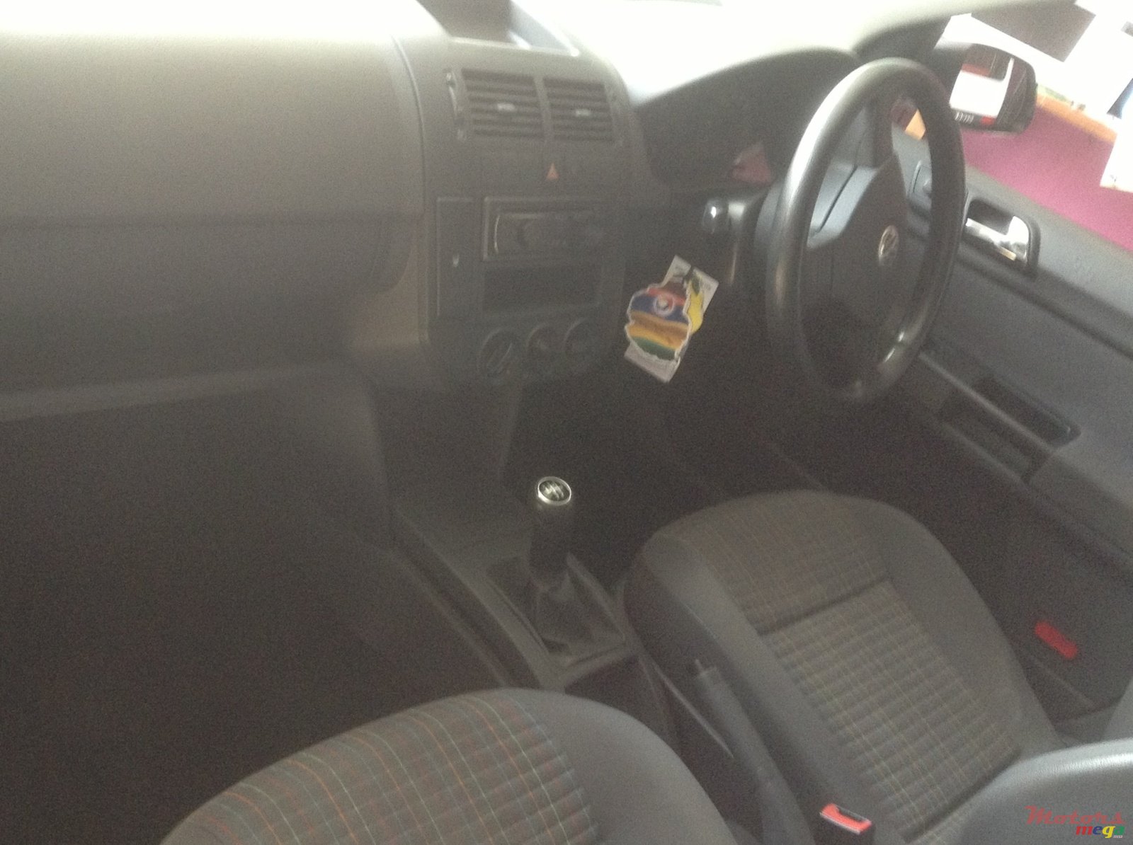 2010' Volkswagen Polo photo #4