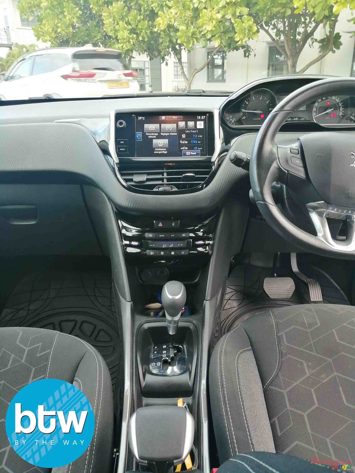 2017' Peugeot 2008 photo #6