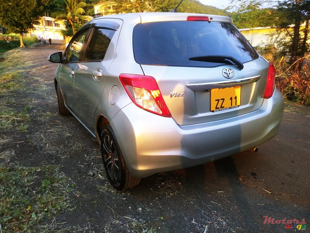 2011' Toyota Vitz 1300 photo #4