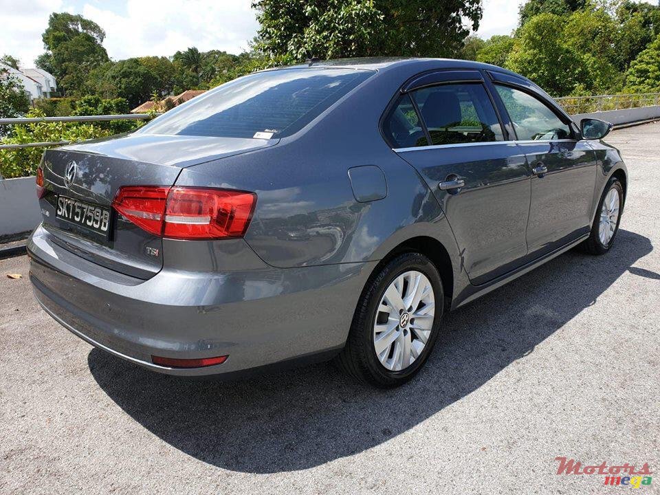 2015' Volkswagen Jetta photo #3