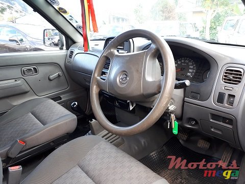 2006' Nissan Navara 4X2 photo #7