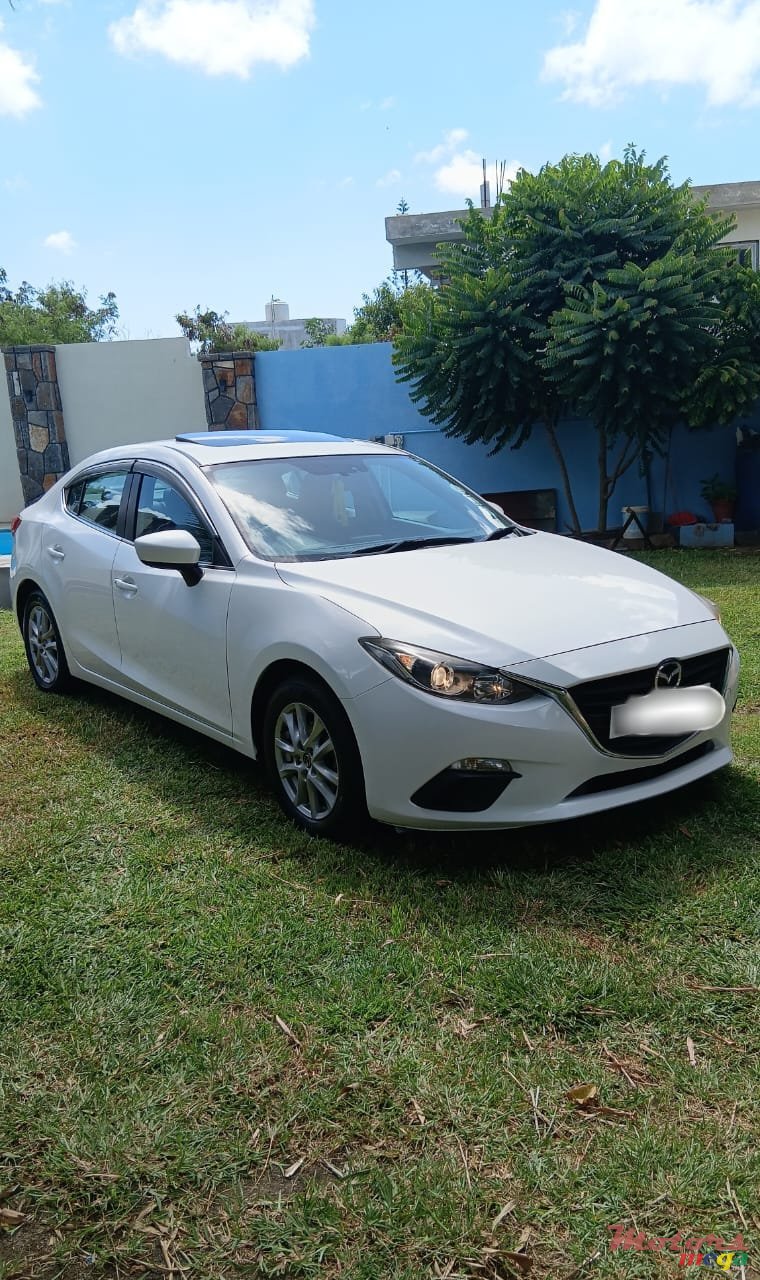 2015' Mazda 3 photo #3