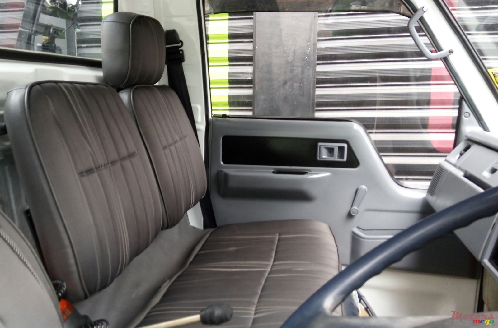 1991' Toyota Towing truck photo #3