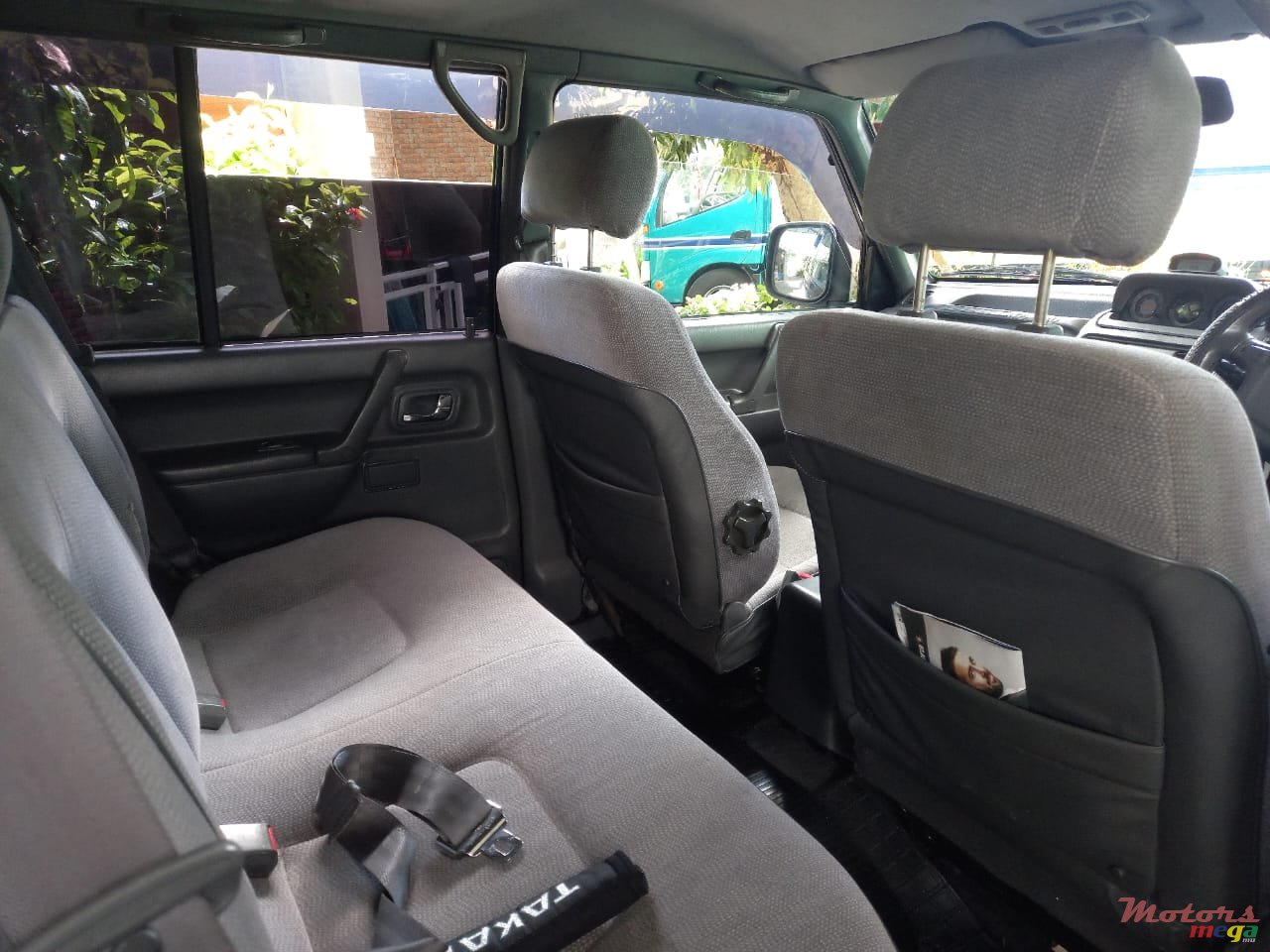 1996' Mitsubishi Pajero photo #3