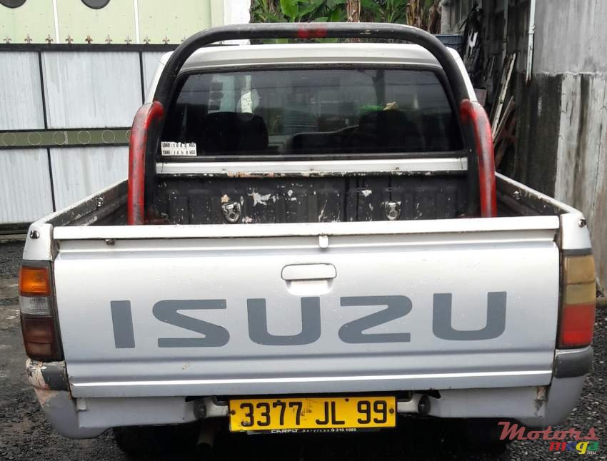 1999' Isuzu D-Max photo #2