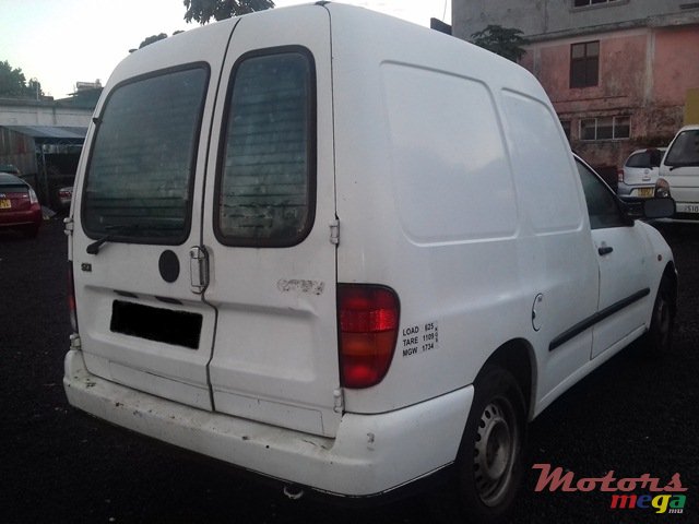 2005' Volkswagen Caddy photo #3