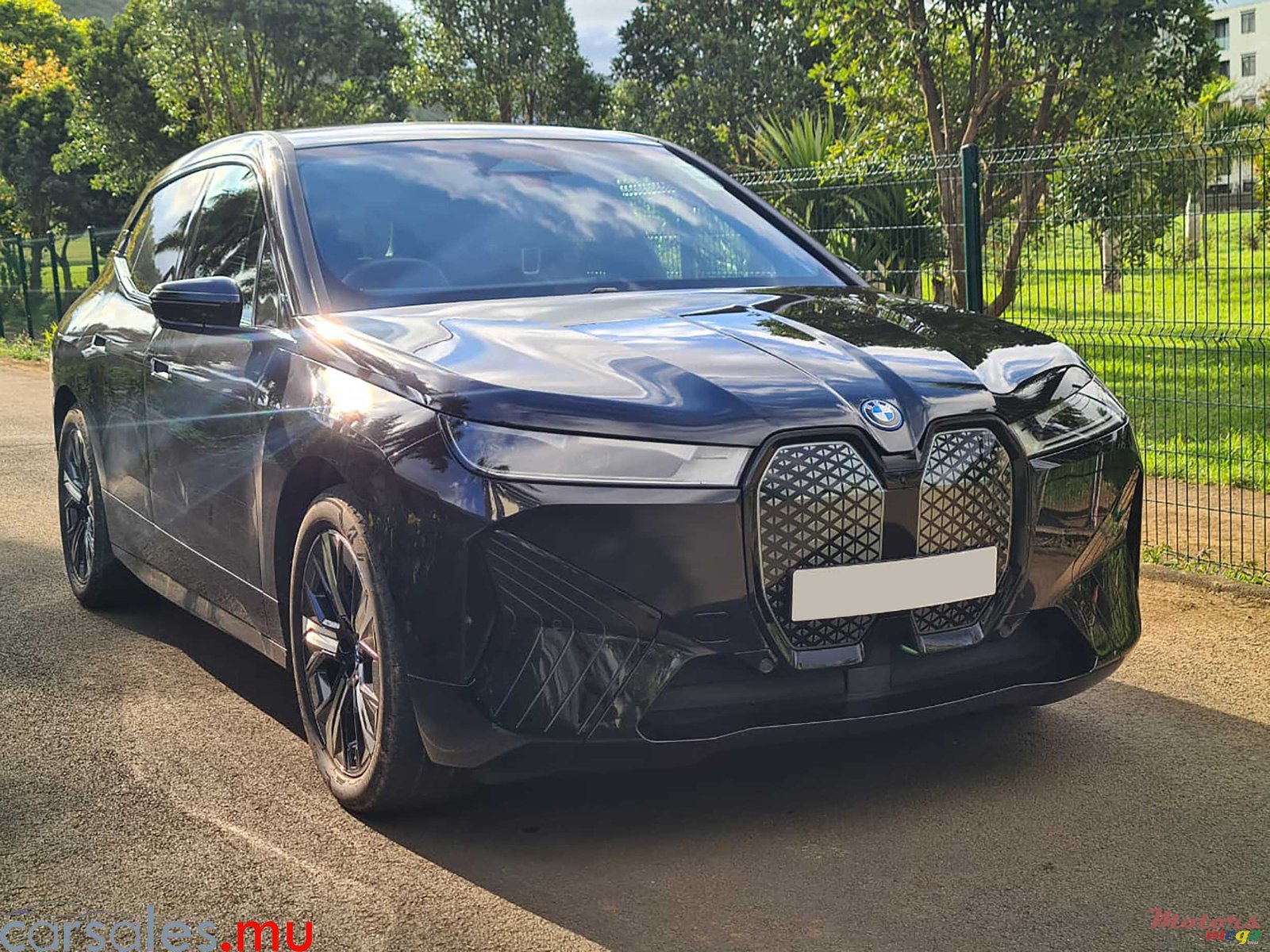 2024' BMW iX XDrive 40 photo #2