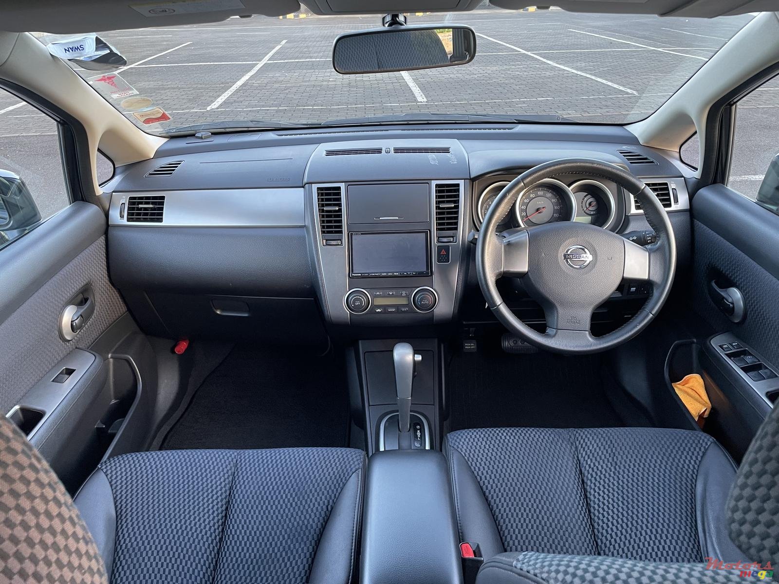 2011' Nissan Tiida photo #6