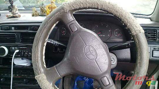 1997' Toyota Carina photo #3