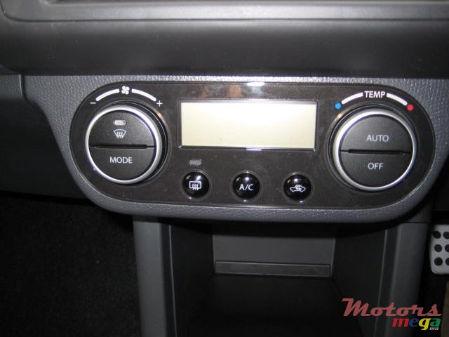 2008' Suzuki Swift photo #3