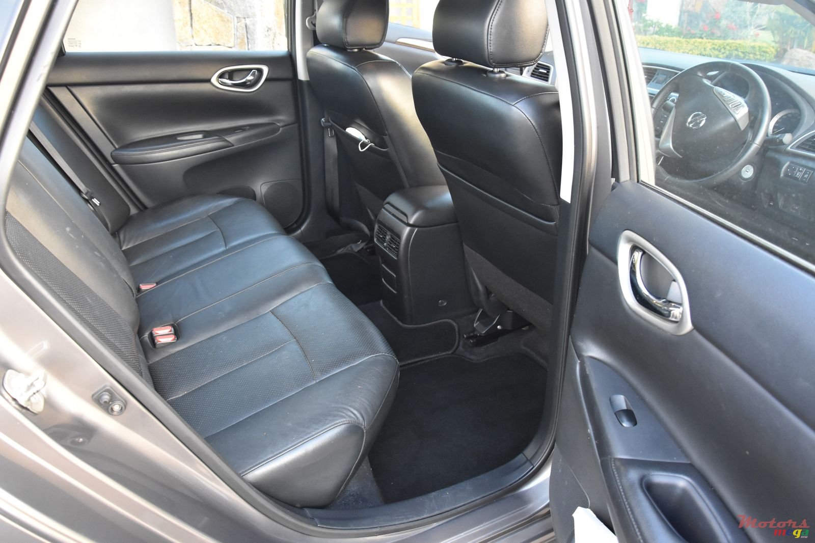 2013' Nissan Sentra ELEGANCE photo #2