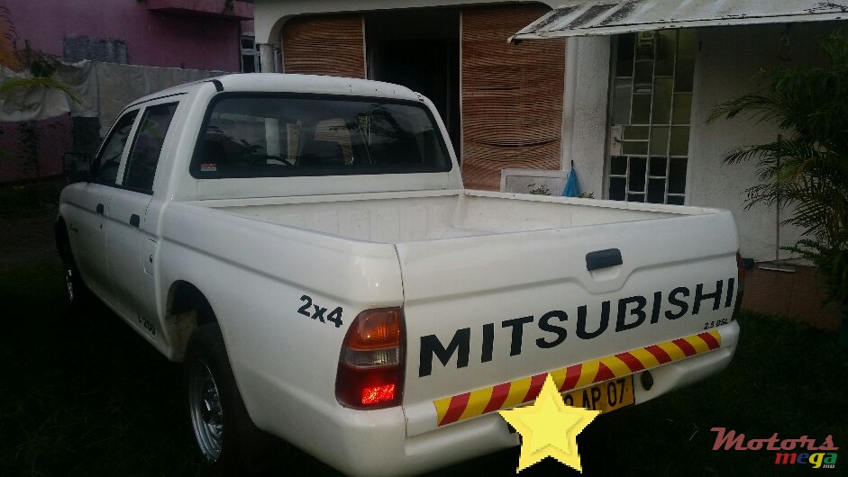 2007' Mitsubishi L 200 2x4 photo #1