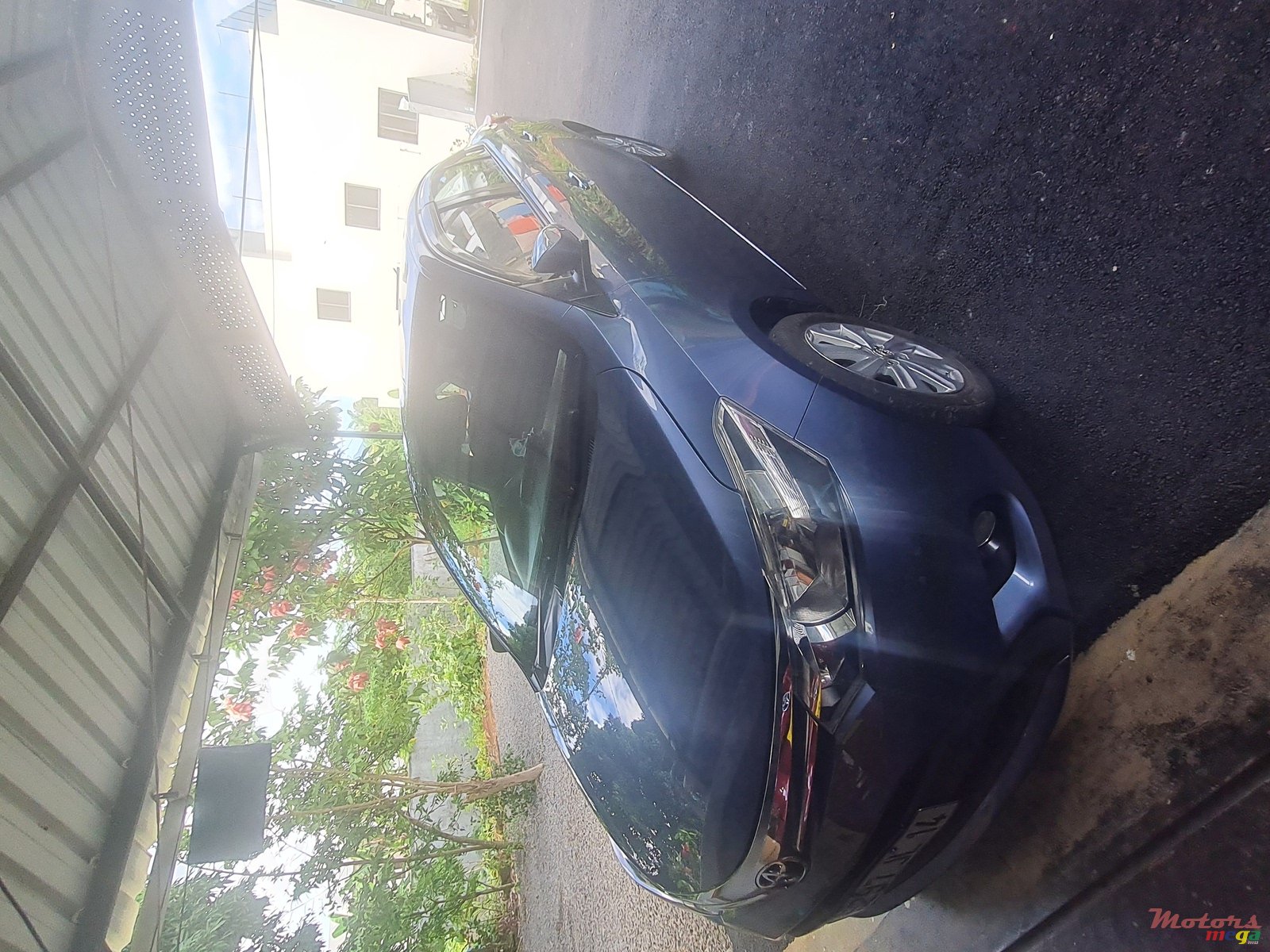 2014' Toyota Yaris photo #1