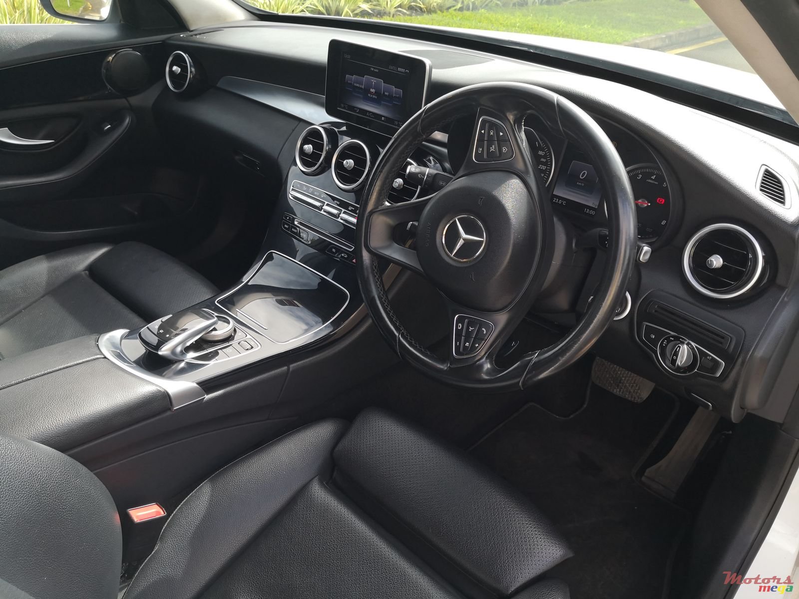 2016' Mercedes-Benz C-Class C 180 elegance photo #3